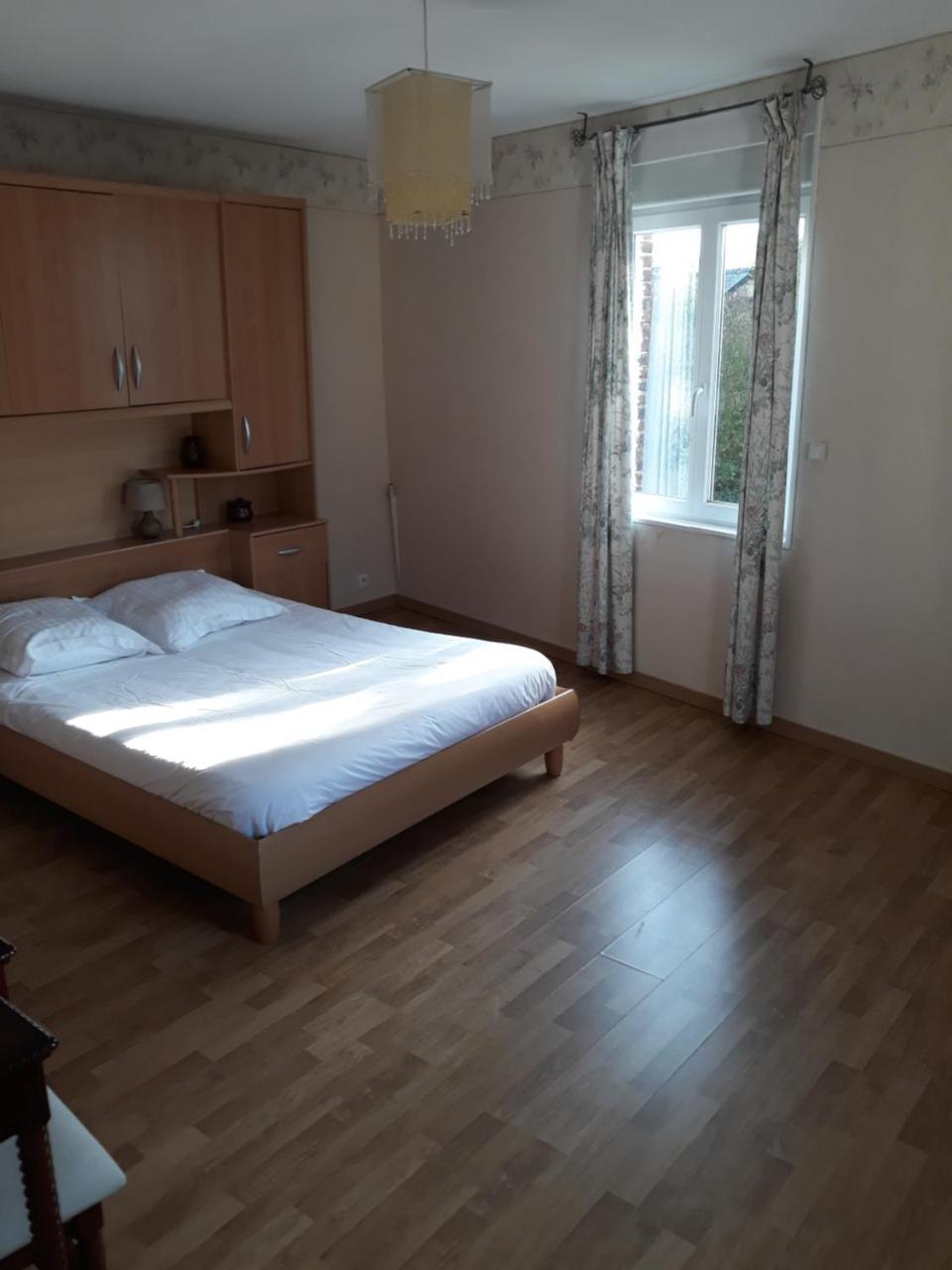 Hotel De La Gare Sainte-Gauburge-Sainte-Colombe Экстерьер фото